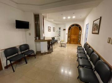 Casa de 5 ambientes, La Matanza · Chalet/ Lote Centrico Venta 5 Ambientes Cochera - Ramos Mejía.