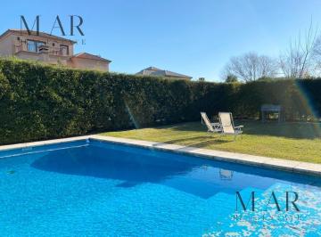 Casa · 255m² · 5 Ambientes · 1 Cochera · Casa en Venta en Los Sauces, Nordelta. 4 Dorm Mas Dep