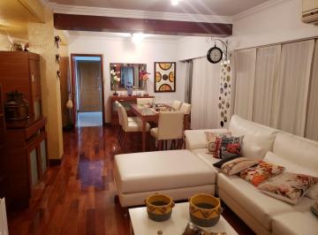 Departamento de 4 ambientes, Quilmes · Cuatro Ambientes con Dos Cocheras en Quilmes Centro. Consulte.