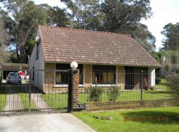Casa de 5 ambientes, Mar del Plata · Mar del Plata. Sur. B° Santa Celina. Chalet 5 Amb. Gran Parque. Apto Crédito.