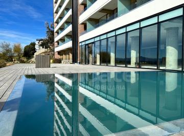 Departamento · 86m² · 2 Ambientes · 1 Cochera · Lujoso Departamento con Pileta en Venta Frente Al Lago - Bariloche