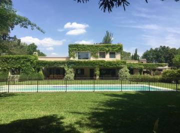 Casa · 350m² · 7 Ambientes · Nuevo Ingreso! Excelente Casa en Alquiler Temporal en Chacras de Murray
