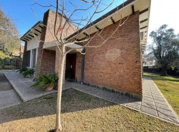 Casa · 228m² · 6 Ambientes · 2 Cocheras · Venta - Casa - Los Pinos, Granadero Baigorria