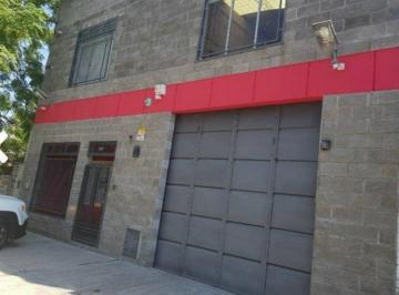 Bodega-Galpón · 400m² · 3 Ambientes · 3 Cocheras · Excelente Galpon de 400 M²!