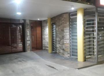 Departamento de 2 ambientes, Lomas de Zamora · Alquiler Departamento de 2 Ambientes con Cochera y Balcón. Excelente Estado.