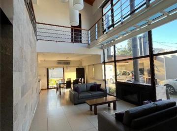 Casa · 352m² · 5 Ambientes · Casas - Casa - Ramos Mejía, Gran Bs. As. Oeste