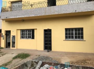 PH · 55m² · 3 Ambientes · Venta PH en Lanús Este Tipo Casa de 2 y 3 Ambientes con Patio Totalmente Reciclados