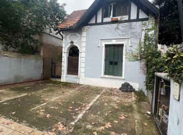 PH de 2 ambientes, Lomas de Zamora · PH 2 Ambientes con Cochera, Vestidor y Bajas Expensas – Apto Crédito