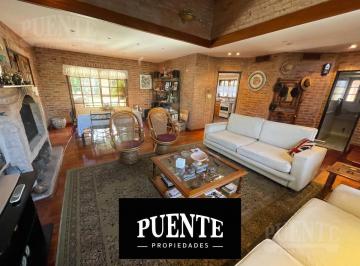 Casa · 200m² · 5 Ambientes · 2 Cocheras · Casa - El Sosiego - en Lote Interno - Casa Cerca del Ingreso