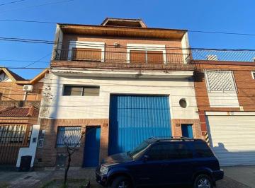 Bodega-Galpón · 470m² · 8 Ambientes · Block Galpon Mas 2 Viviendas de 3 y 5 Ambientes