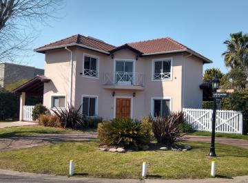 Casa de 4 ambientes, Escobar · Casa en Alquiler, Barrio Cerrado Acacias Blancas
