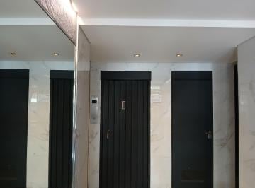 Departamento al frente con balcón. Muy luminoso con baño y cocina reciclados. Ce · 3 Ambientes Excelente Estado