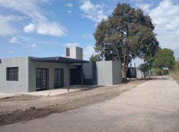 Casa · 84m² · 5 Ambientes · 1 Cochera · Casa Unquillo - Housing a Estrenar