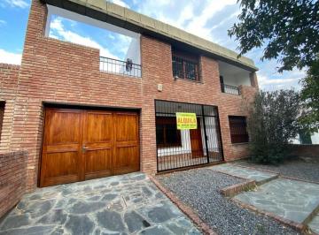 Casa de 7 ambientes, Córdoba · Casa Tres Dorm. Urca