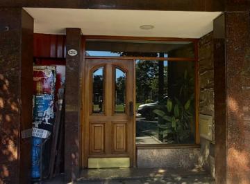 Departamento en Venta de 4 ambientes  · Semipiso de 4 Ambientes con 2 Balcones