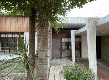 Casa de 4 ambientes, Quilmes · Venta Amplia Casa 4 Ambientes Bernal