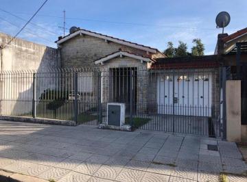 Casa de 3 ambientes, Lomas de Zamora · Venta - Ascasubi 342, Llavallol. Chalet en Venta con Gran Jardín. Apta Crédito