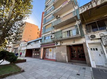 Departamento de 3 ambientes, Avellaneda · Amplio Departamento de 3 Ambientes en Primer Piso Al Contrafrente.