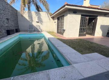 Casa · 180m² · 4 Ambientes · 2 Cocheras · Casa en Venta a m de Ruta 20 Apta Crédito