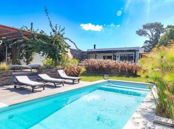 Foto1 · Espectacular Casa en Jardines de Cordoba, Punta del Este