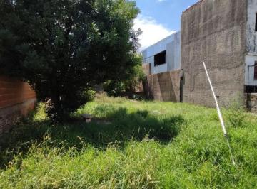 Casa · 90m² · 3 Ambientes · 3 Cocheras · Casa Americana, en Lote de 10 X 35
