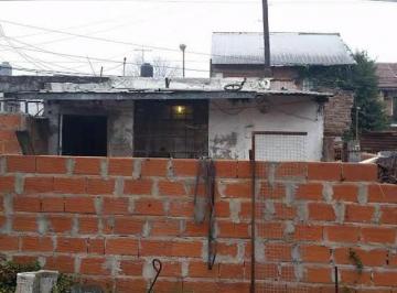 Casa · 20m² · 2 Ambientes · Casa a Demoler con Lote de 8 X 17