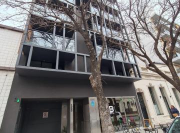 PH de 2 ambientes, Rosario · Pte. Roca Al 1700 - Patio - Radiadores