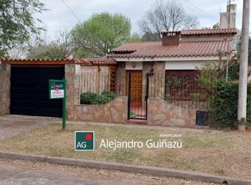 Casa de 5 ambientes, Rosario · Casa 4 Dorm. - Fisherton - a 2 Cuadras del Stella Maris