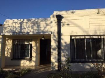 Casa de 3 ambientes, Coronel Suárez · Propiedad con Doble Unidad Funcional – Excelente Ubicación y Todos Los Servicios