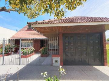 Casa de 4 ambientes Venta USD 95.000 · Mar del Plata Chalet B° Libertad. P/ 2 Flias. Permuta por Depto. Apto Credito