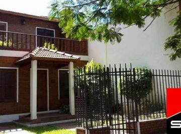 Casa · 300m² · 3 Ambientes · Venta Hermosa Chalet 10 X 30