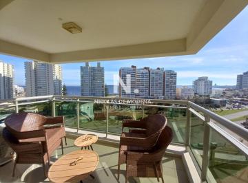 Foto1 · Torre de Jerarquía en Complejo Frente a Playa Brava, Departamento de 2 Dorm. en Venta.