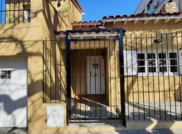 Casa · 100m² · 8 Ambientes · 1 Cochera · Se Alquila Calle Sobremonte 5ta Sección