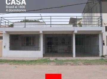 Casa · 222m² · 5 Ambientes · 2 Cocheras · Casa 4 Dormitorio con Amplio Patio