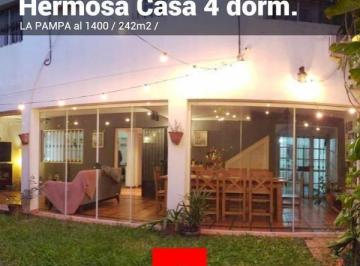 Casa · 242m² · 5 Ambientes · 2 Cocheras · Hermosa Casa 4 Dorm. 3 Baños en Dos Plantas