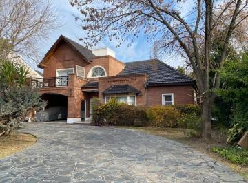 Casa · 258m² · 4 Ambientes · 2 Cocheras · Casa en Venta en Campos de Alvarez Moreno