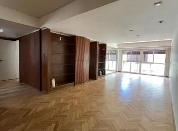 Departamento de 6 ambientes, Barrio Norte · Amplio Departamento de 6 Ambientes con Dependencia Al Frente con Balcón