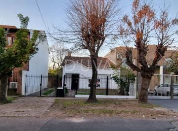 Casa de 4 ambientes, La Plata · Casa Dos Dorm. en Venta - Calle 15 E/ 502 y 503 - La Plata