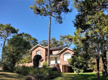 Casa de 5 ambientes, Cariló · Bellísima Casa en Amplio Parque
