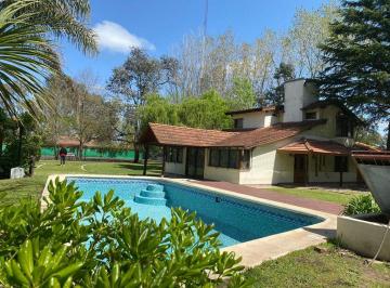 Casa · 370m² · 6 Ambientes · 2 Cocheras · Venta / Permuto Casa Premium en San Vicente