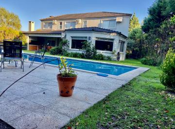 Casa de 7 ambientes, Pilar · Muy Linda Casa de 4/5 Dorm. en Venta o Alquiler