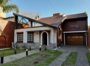 Casa · 317m² · 5 Ambientes · 2 Cocheras · Casa Venta Ituzaingo