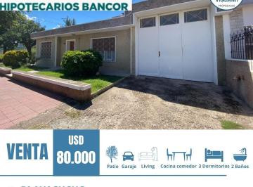Casa de 8 ambientes, Córdoba · Venta - Casa Esquina/excelente Ubicación /garaje Para 3 Vehículos - Bº Ayacucho