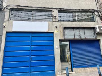 Oficina comercial · 213m² · 4 Ambientes · 3 Cocheras · Amplisimo Local / Galpon en El Centro de Montevideo, Ideal Para Renta.