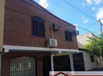 Casa · 134m² · 5 Ambientes · 1 Cochera · Hermosa Casa 2 Plantas 4 Dorm. Sobre A. Sarmiento