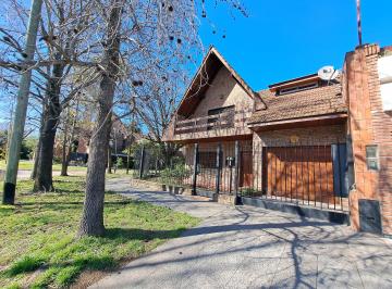 Casa de 6 ambientes, Almirante Brown · Chalet en Excelente Ubicacion, a 200 m de Av Espora.