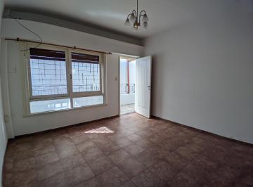 PH de 3 ambientes, Morón · En Alquiler - Dto Tipo Casa 3 Ambientes con Patio y Terraza
