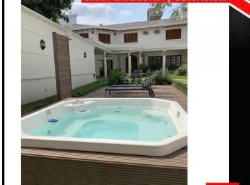Casa · 350m² · 4 Ambientes · 3 Cocheras · Magnifico Chalet en Pleno B° Camba Cua