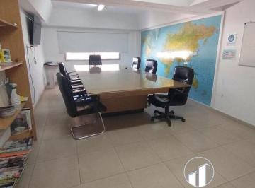 Oficina comercial · 136m² · 4 Ambientes · En Venta Oficina Zona Microcentro