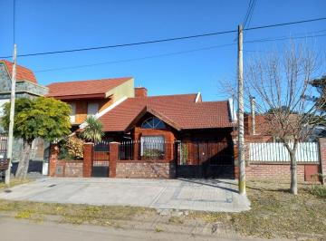 DIT-DIT-5572_2 · Casa 3 Dorm.. | Salta 2270